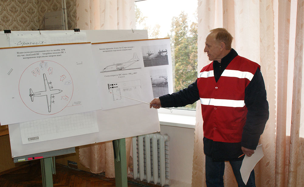 На Авіаційному комплексі Білої Церкви провели тренування з підвищення ефективності застосування аварійно-рятувальних засобів